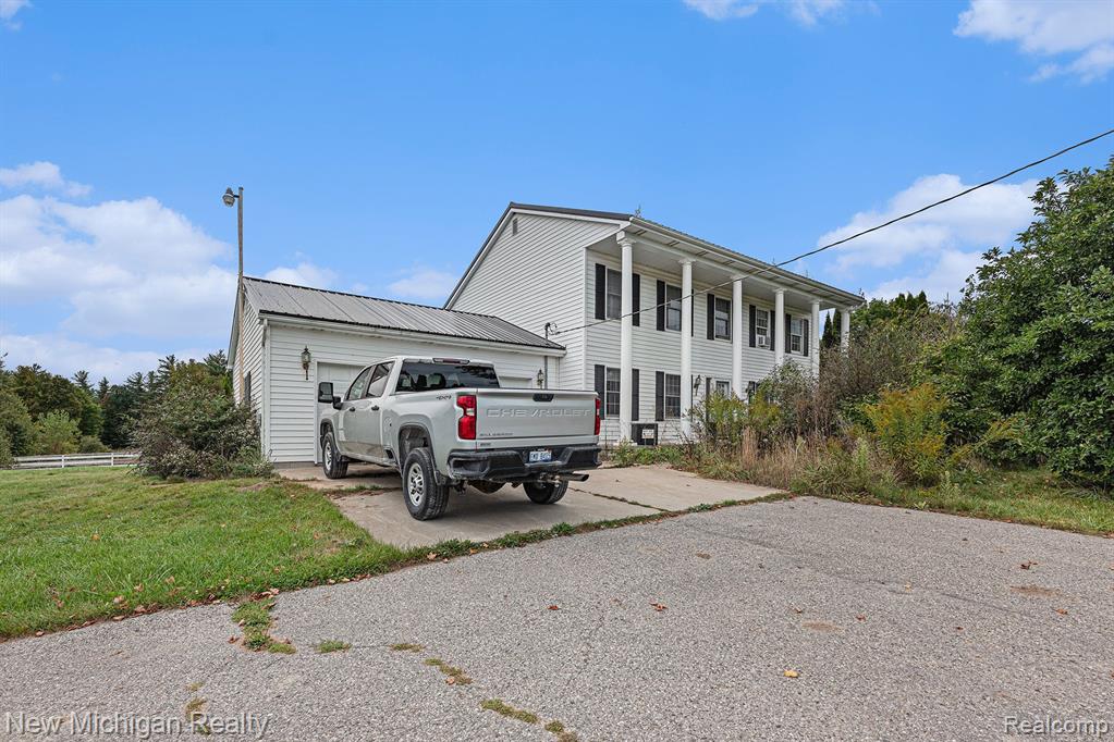 5155 Carrigan Road North Street, MI 48049 - Photo 4 of 44 Gallery Image 4