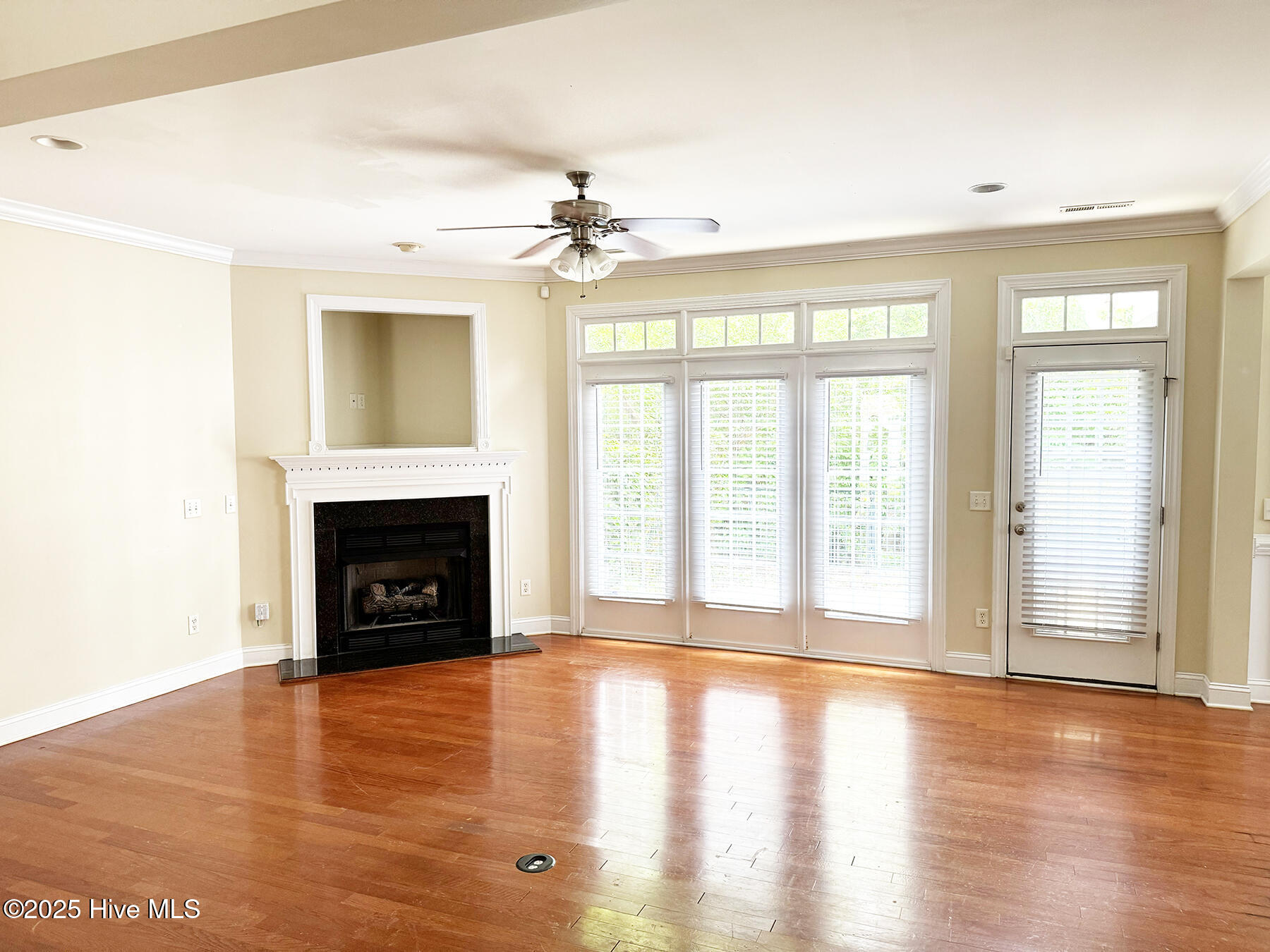 4820 Whitner Drive Wilmington, NC 28409 - Photo 2 of 12 4820whitnerdrive2_lg