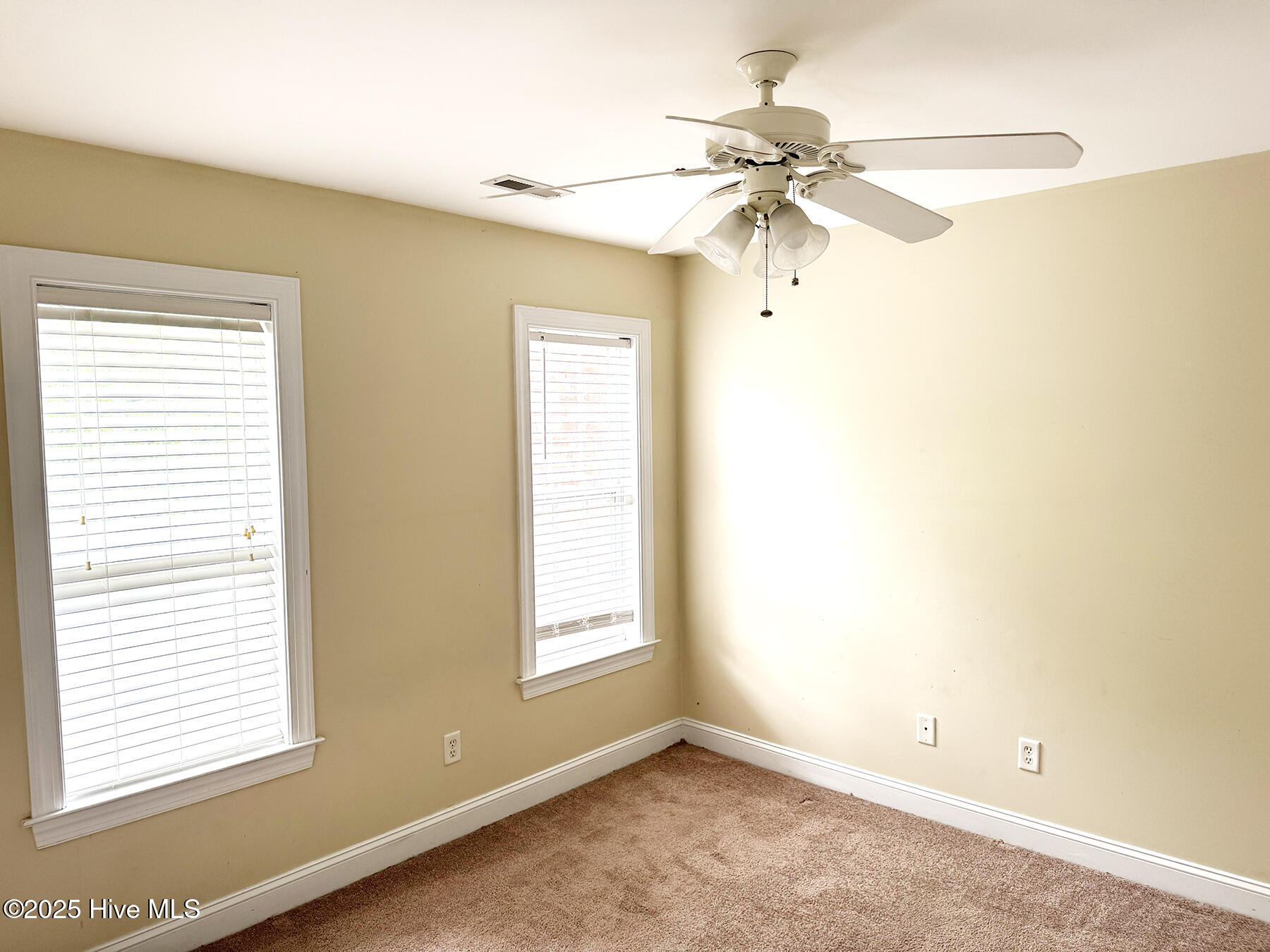 4820 Whitner Drive Wilmington, NC 28409 - Photo 5 of 12 4820whitnerdrive5_lg