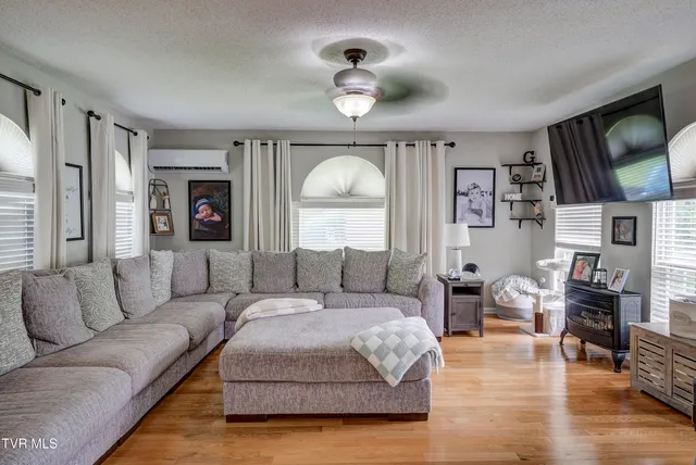 $340,000 | 115 Lancelot Drive, Elizabethton, TN 37643