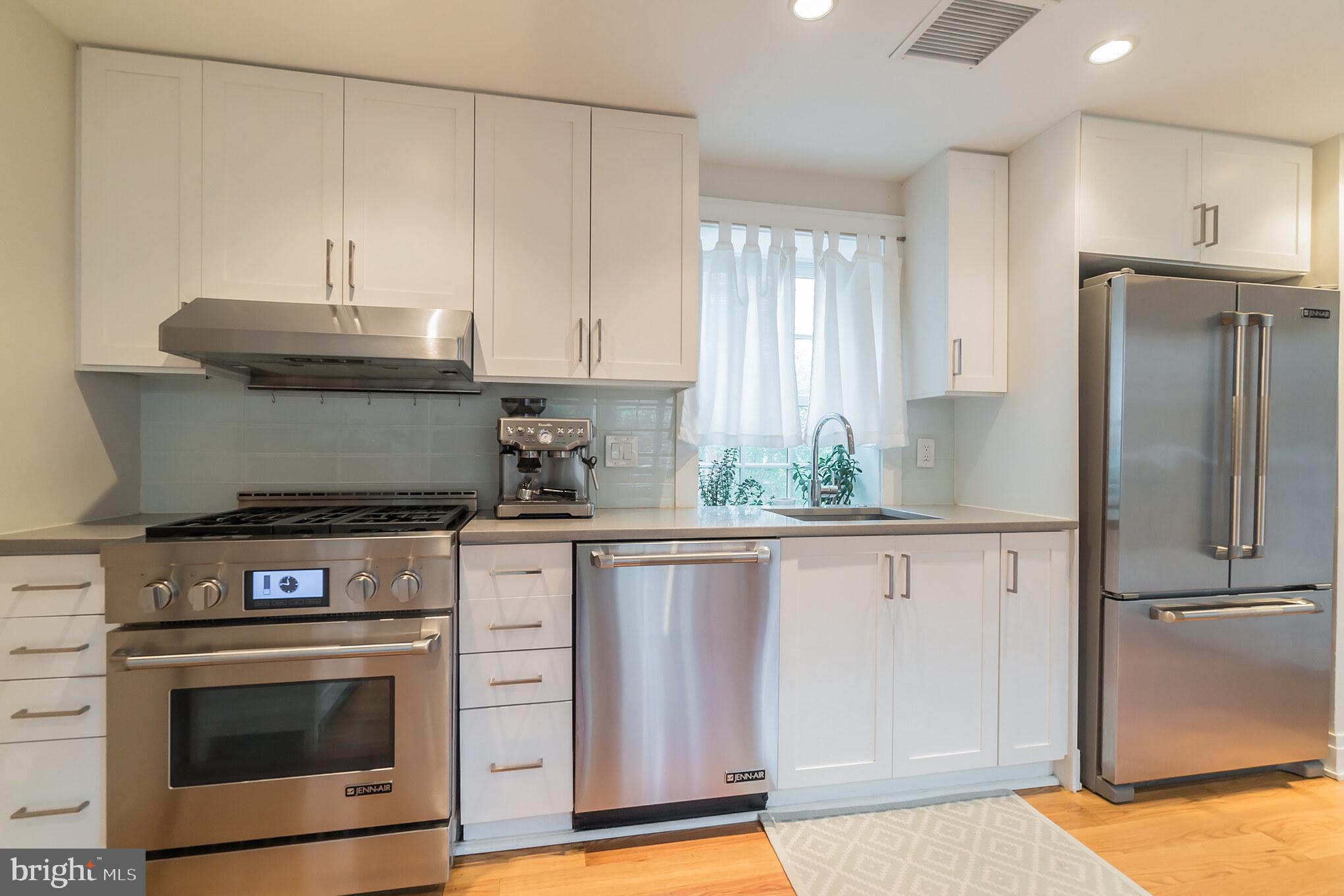 631 D Street Southeast Washington, DC 20003 - Photo 11 of 30