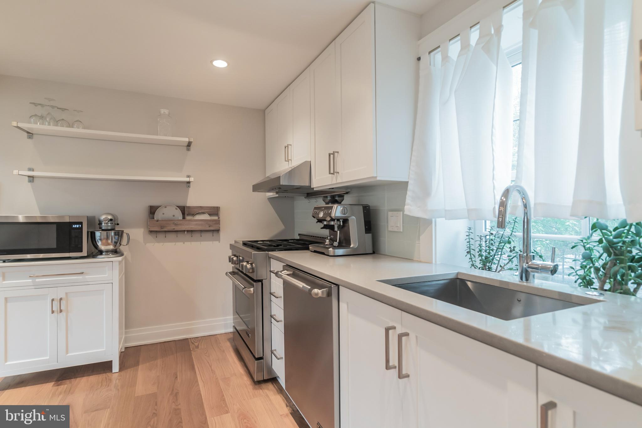 631 D Street Southeast Washington, DC 20003 - Photo 12 of 30