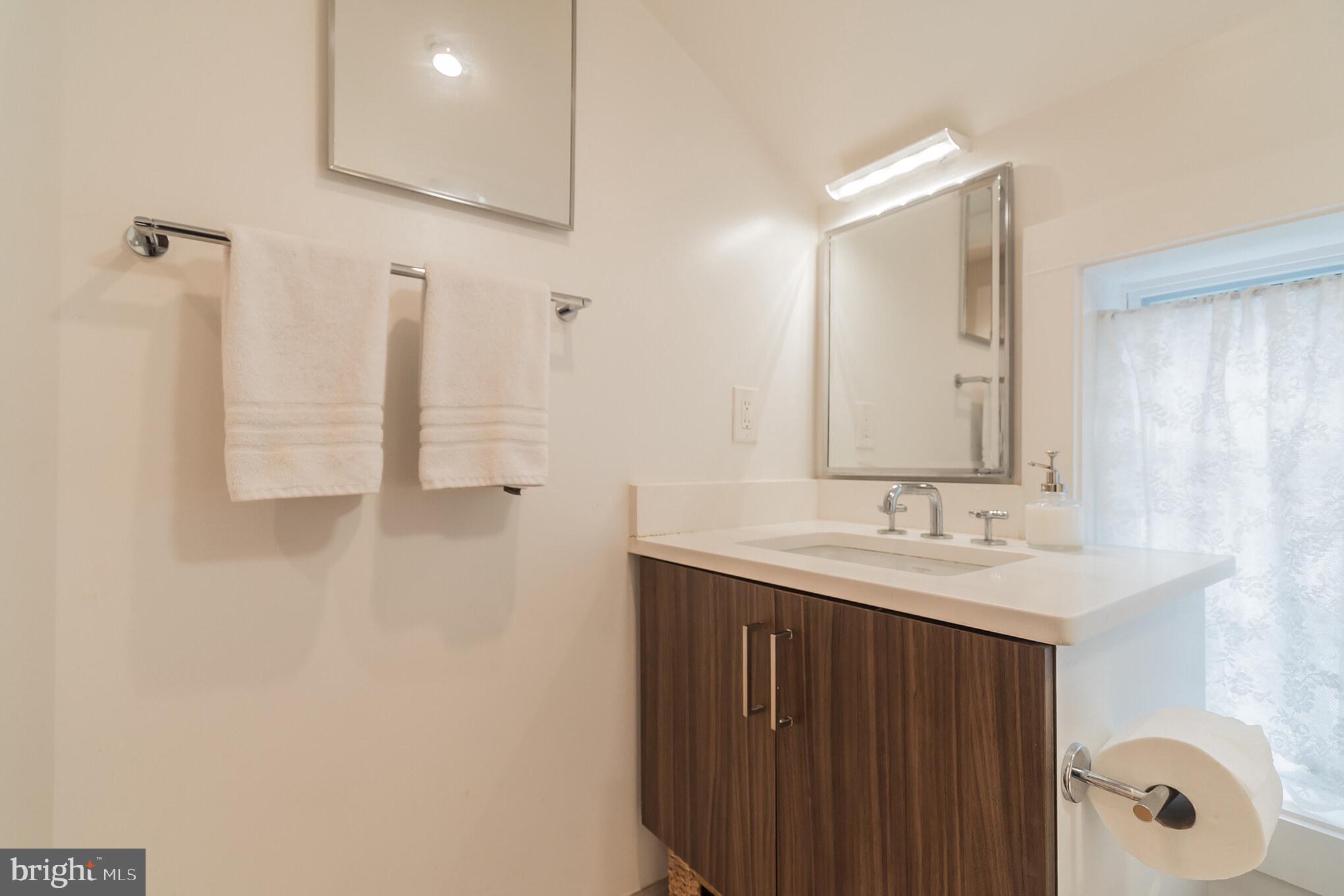 631 D Street Southeast Washington, DC 20003 - Photo 21 of 30