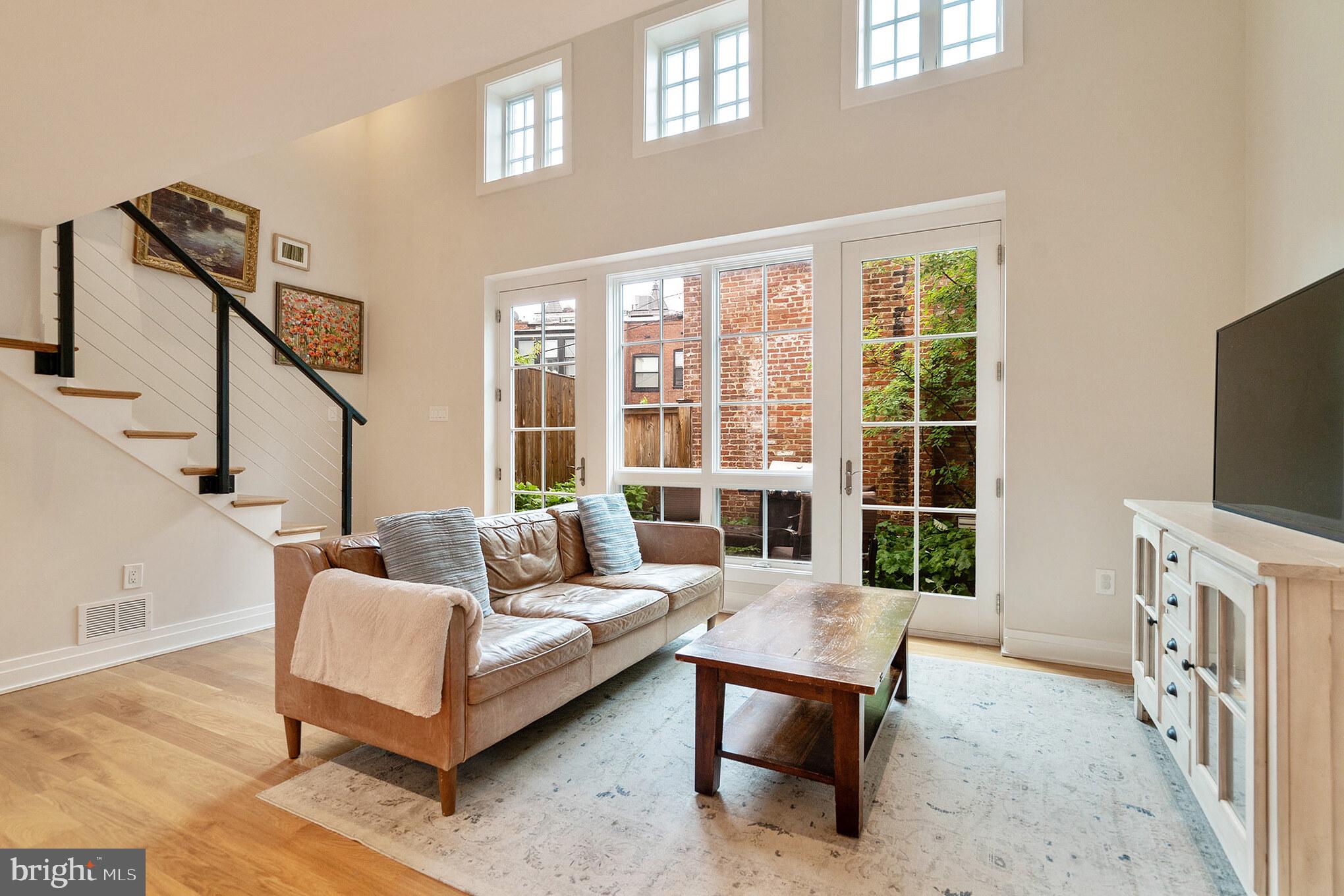 631 D Street Southeast Washington, DC 20003 - Photo 4 of 30