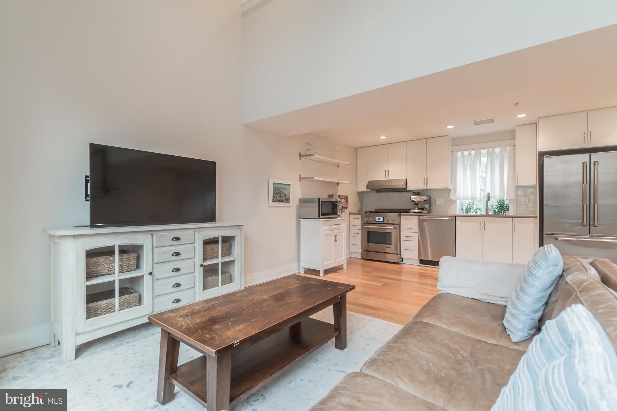 631 D Street Southeast Washington, DC 20003 - Photo 8 of 30