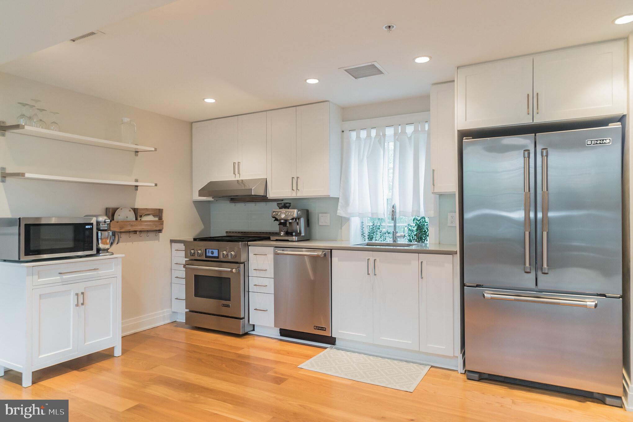 631 D Street Southeast Washington, DC 20003 - Photo 10 of 30