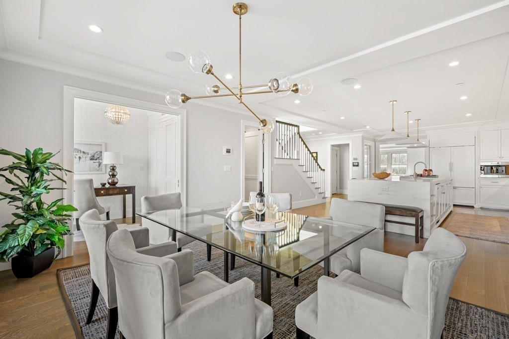 75 Beacon Street, Unit 2 Boston, MA 02108 - Photo 11 of 37 a view of a livingroom and dining room