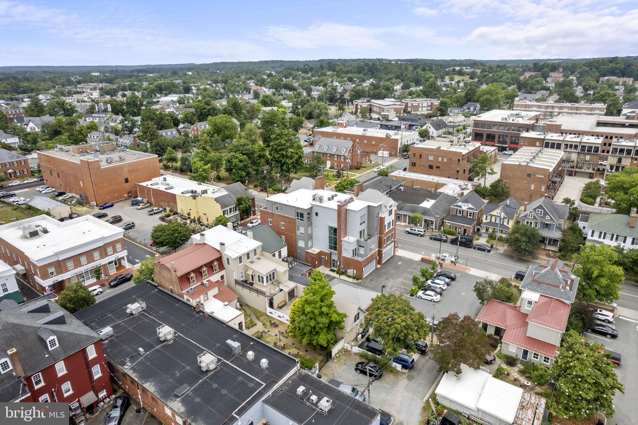 415 William Street, Unit A Fredericksburg, VA 22401 - Photo 15 of 17 an aerial view of multiple house