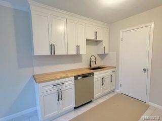 156 Ladd Road Walled Lake, MI 48390 - Photo 4 of 12 Gallery Image 4