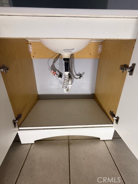 27697 Highway 58 Barstow, CA 92311 - Photo 20 of 45 Below sink