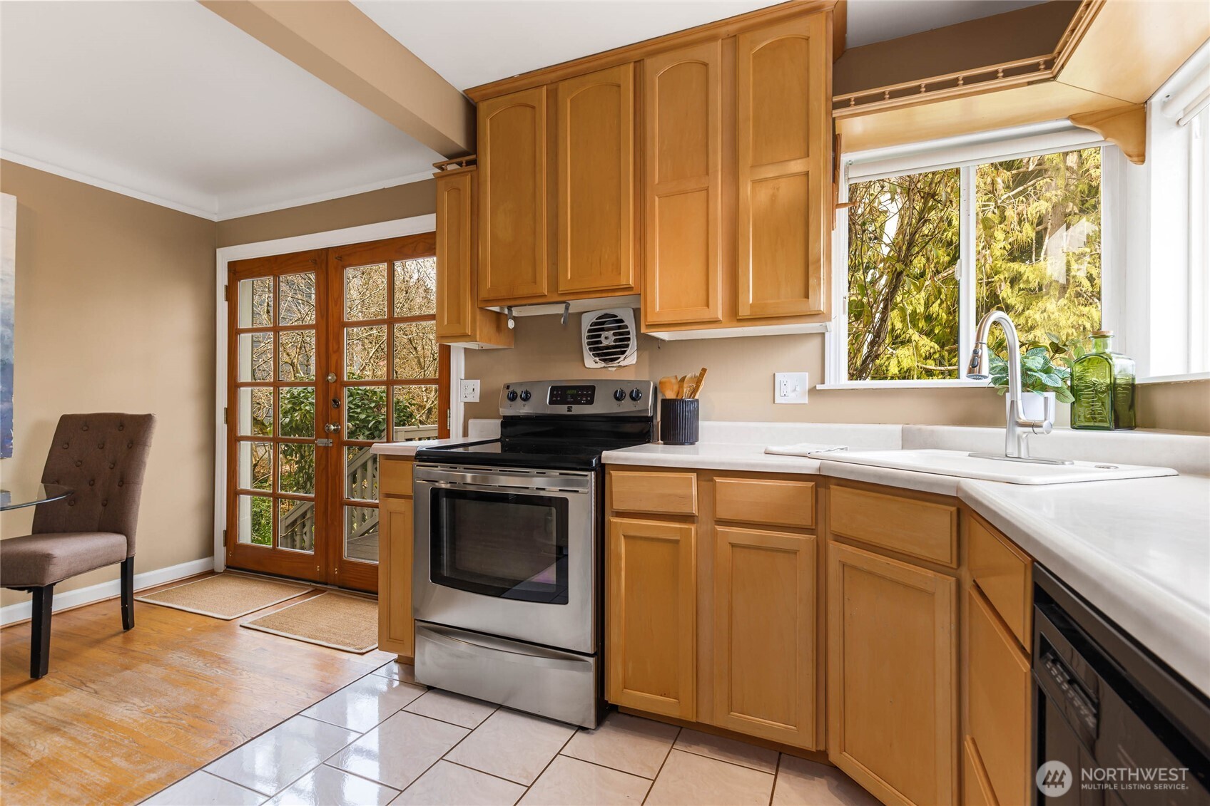 1712 Northeast 86th Street Seattle, WA 98115 - Photo 12 of 39