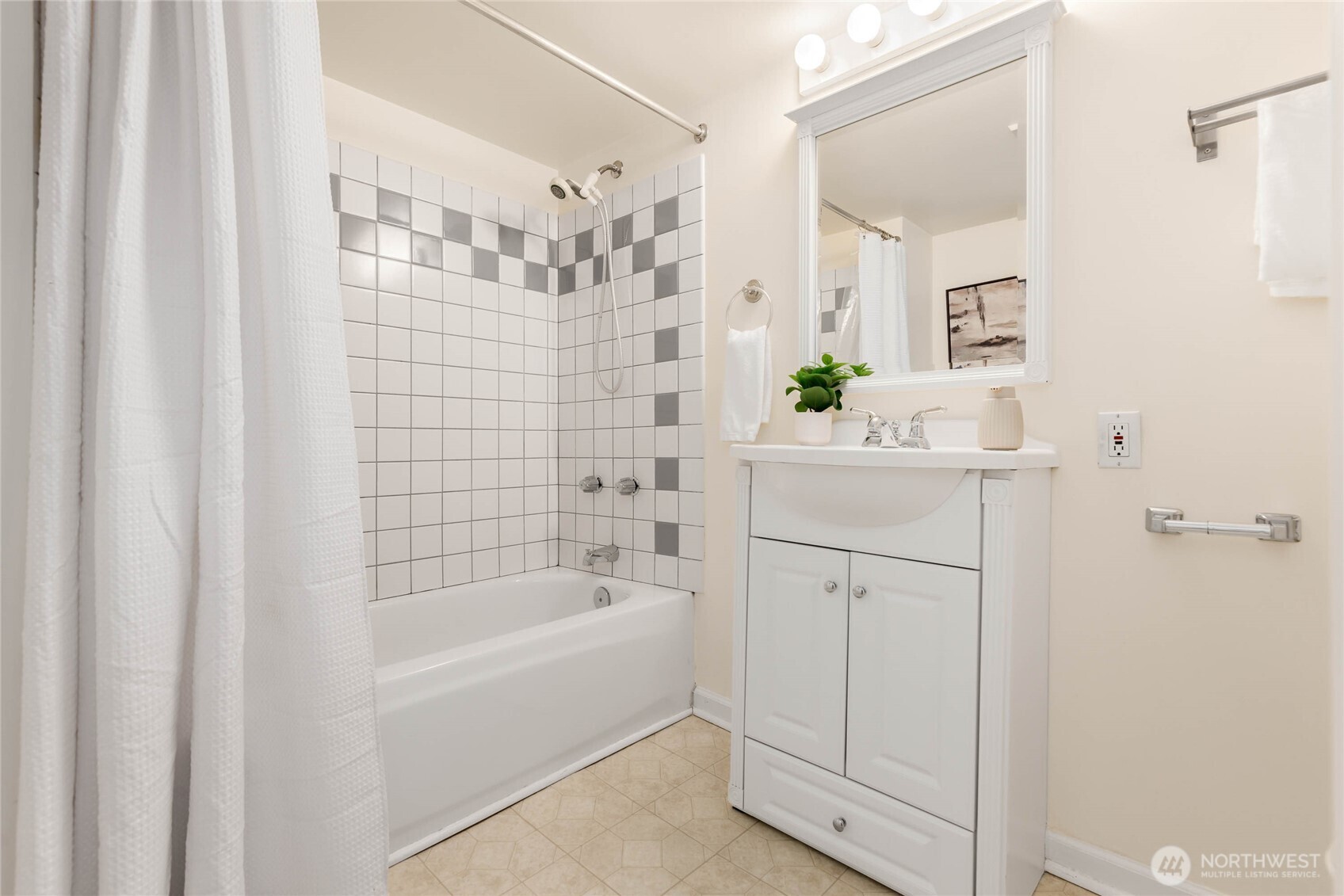 1712 Northeast 86th Street Seattle, WA 98115 - Photo 31 of 39