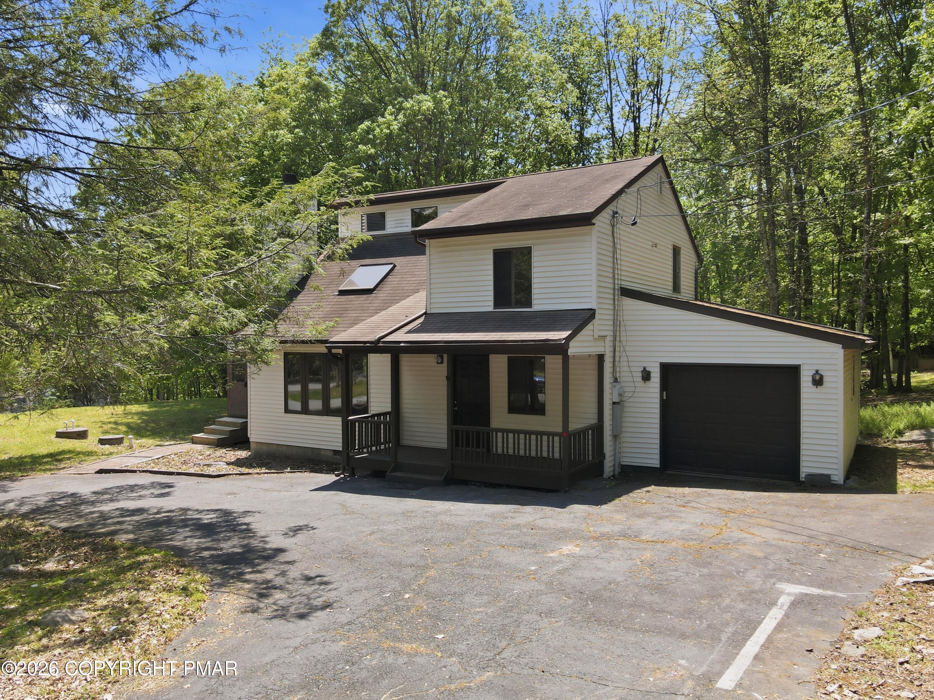 107 Morris Place Bushkill, PA 18324 - Photo 2 of 52 Front