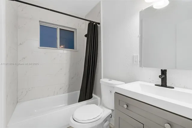 $549,900 | 4530 Southwest 25th Street, West Park, FL 33023