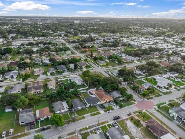 $525,000 | 4530 Southwest 25th Street, West Park, FL 33023