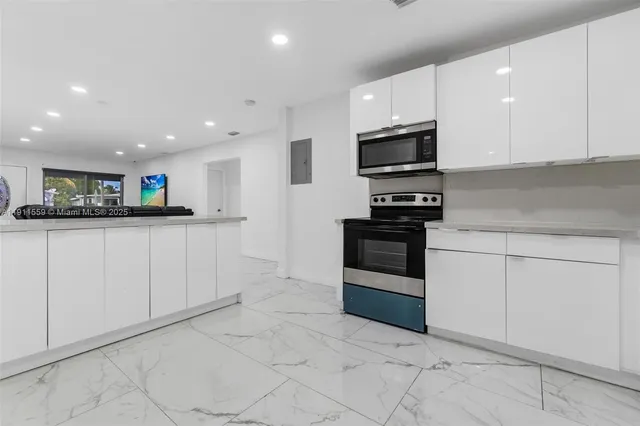 $549,900 | 4530 Southwest 25th Street, West Park, FL 33023