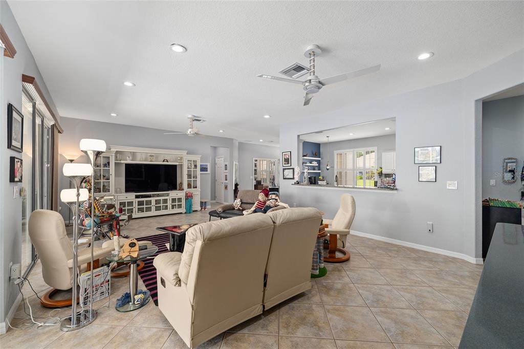 12827 Southeast 90th Court Road Summerfield, FL 34491 - Photo 8 of 68 Gallery Image 8