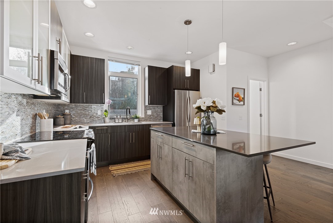 3911 Southwest Hudson Street Seattle, WA 98136 - Photo 10 of 24 Gallery Image 10