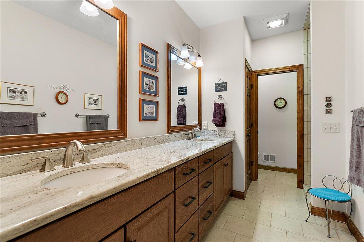 3958 Fox Woods Road St. Joseph, MI 49085 - Photo 16 of 45 Primary Bathroom