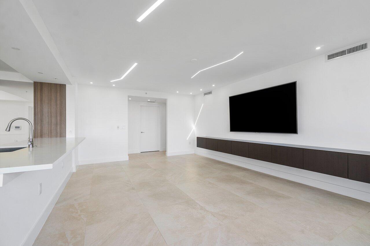327 East Royal Palm Road, Unit 503 Boca Raton, FL 33432 - Photo 10 of 52 008-327EastRoyalPalmRoad-BocaRaton-FL-33