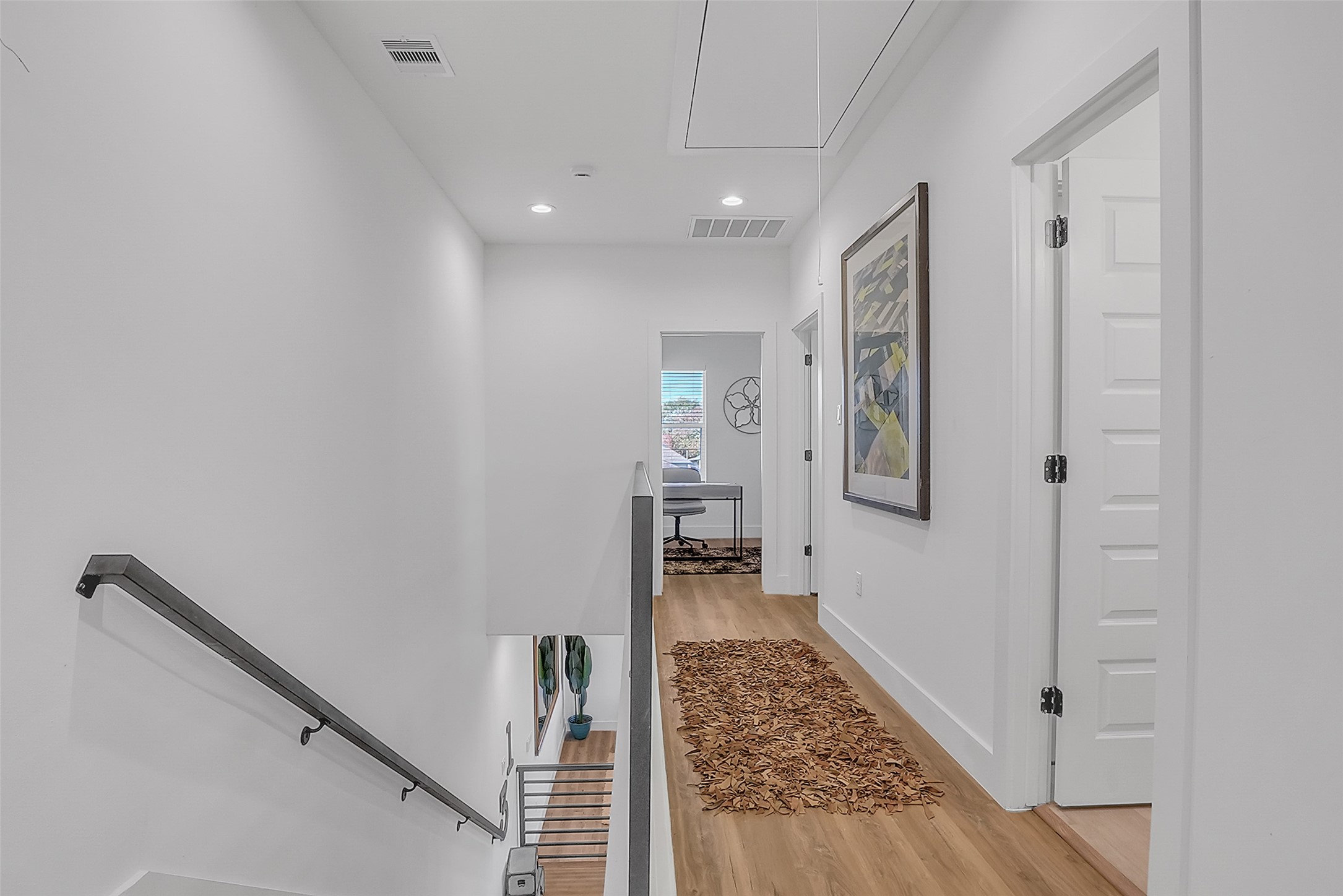 8012 Brandon Street Houston, TX 77051 - Photo 16 of 29 hallway