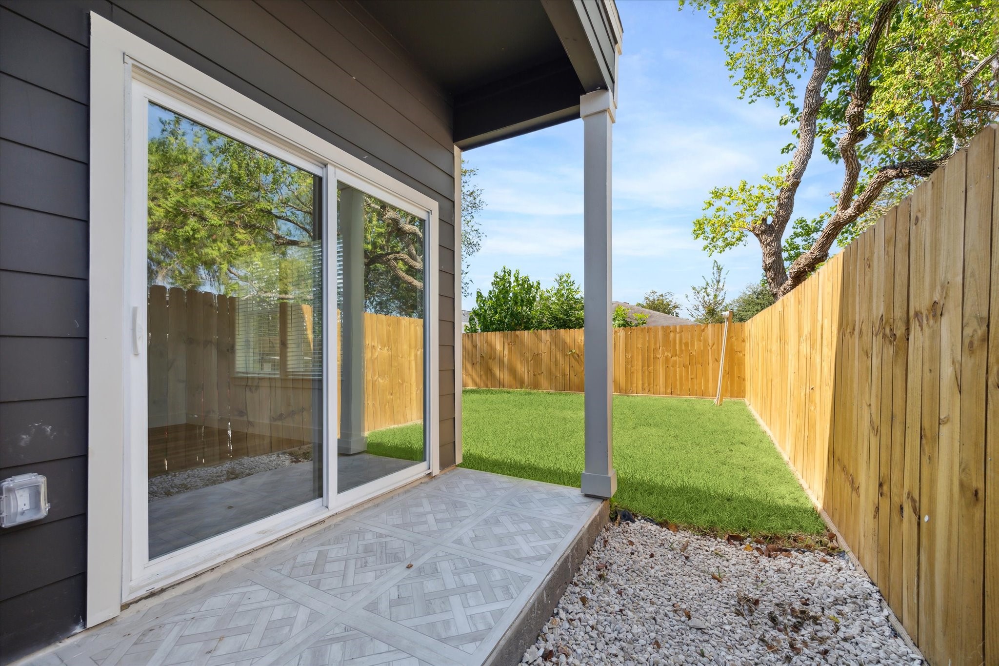 8012 Brandon Street Houston, TX 77051 - Photo 28 of 29 Sideyard