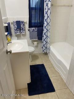 2745 Rainbow Circle Jacksonville, FL 32217 - Photo 9 of 11 Bathroom