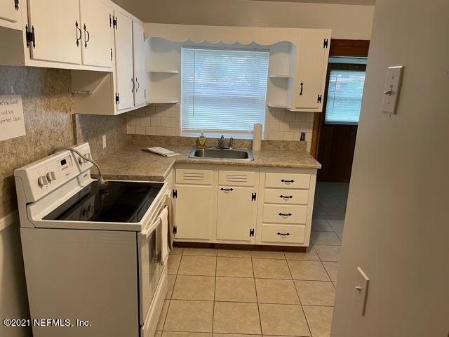 2745 Rainbow Circle Jacksonville, FL 32217 - Photo 10 of 11 Kitchen2