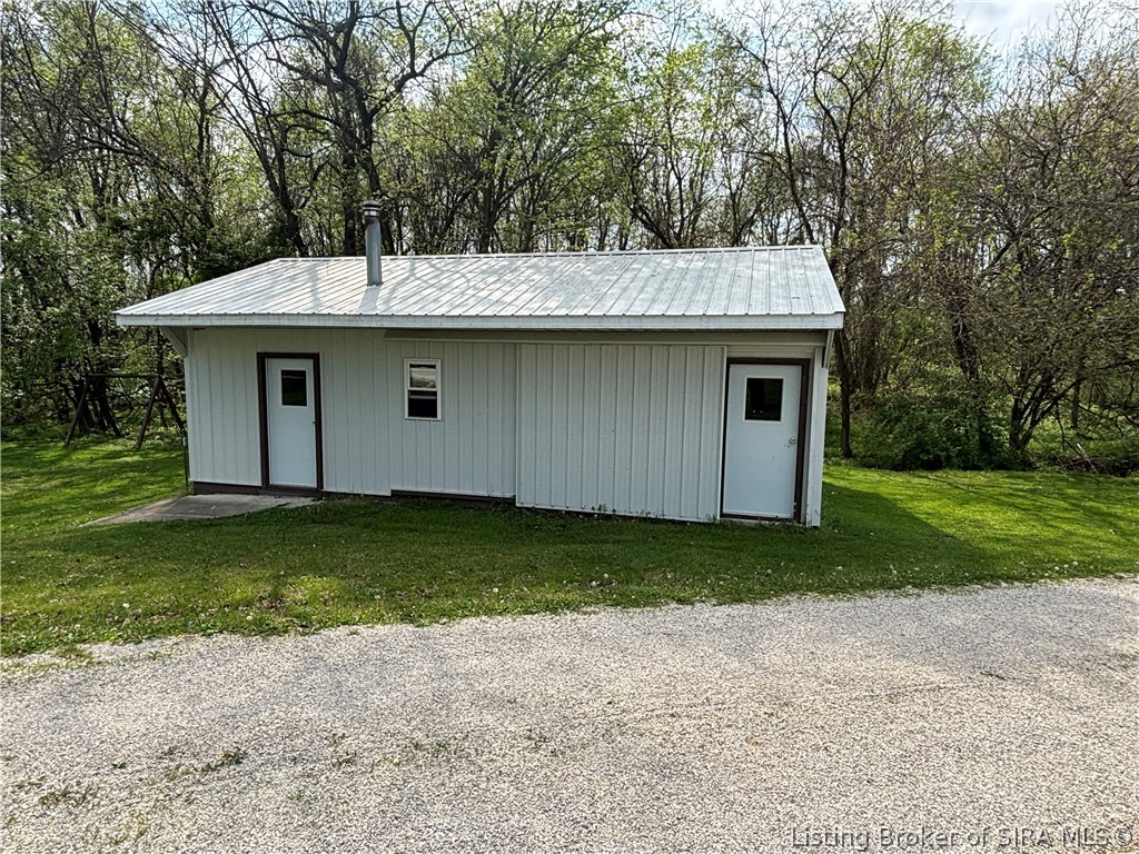 1971 North Naugle Road Salem, IN 47167 - Photo 38 of 65 Separate 20x32 Guest House