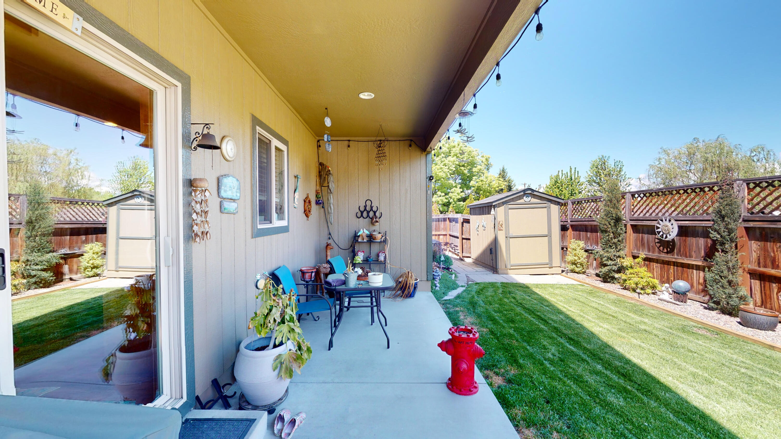 3652 Bursell Road Central Point, OR 97502 - Photo 29 of 36 Backyard patio