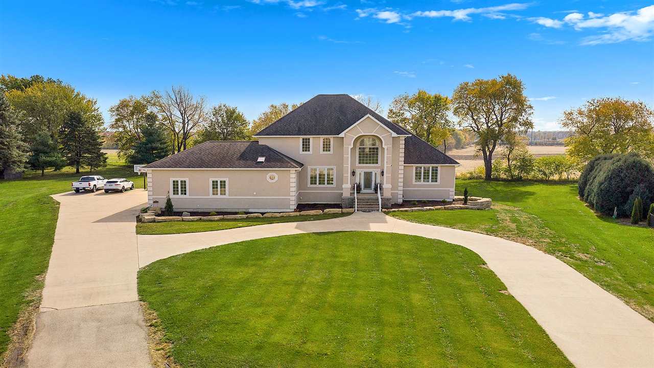 4611 Austin Road Sterling, IL 61081 - Photo 1 of 40 Gallery Image 1