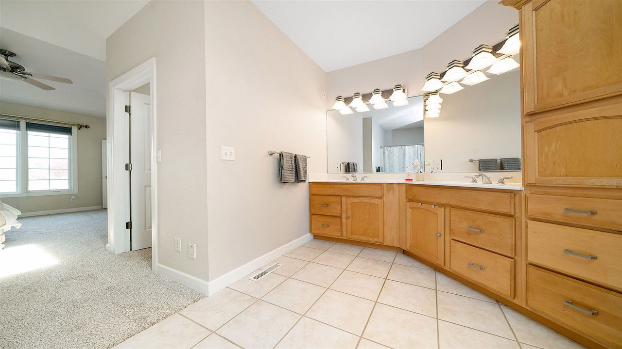 4611 Austin Road Sterling, IL 61081 - Photo 15 of 40 Gallery Image 15