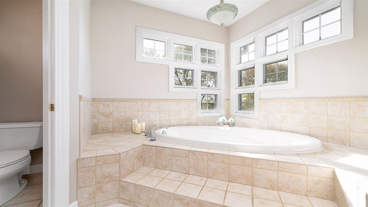 4611 Austin Road Sterling, IL 61081 - Photo 16 of 40 Gallery Image 16