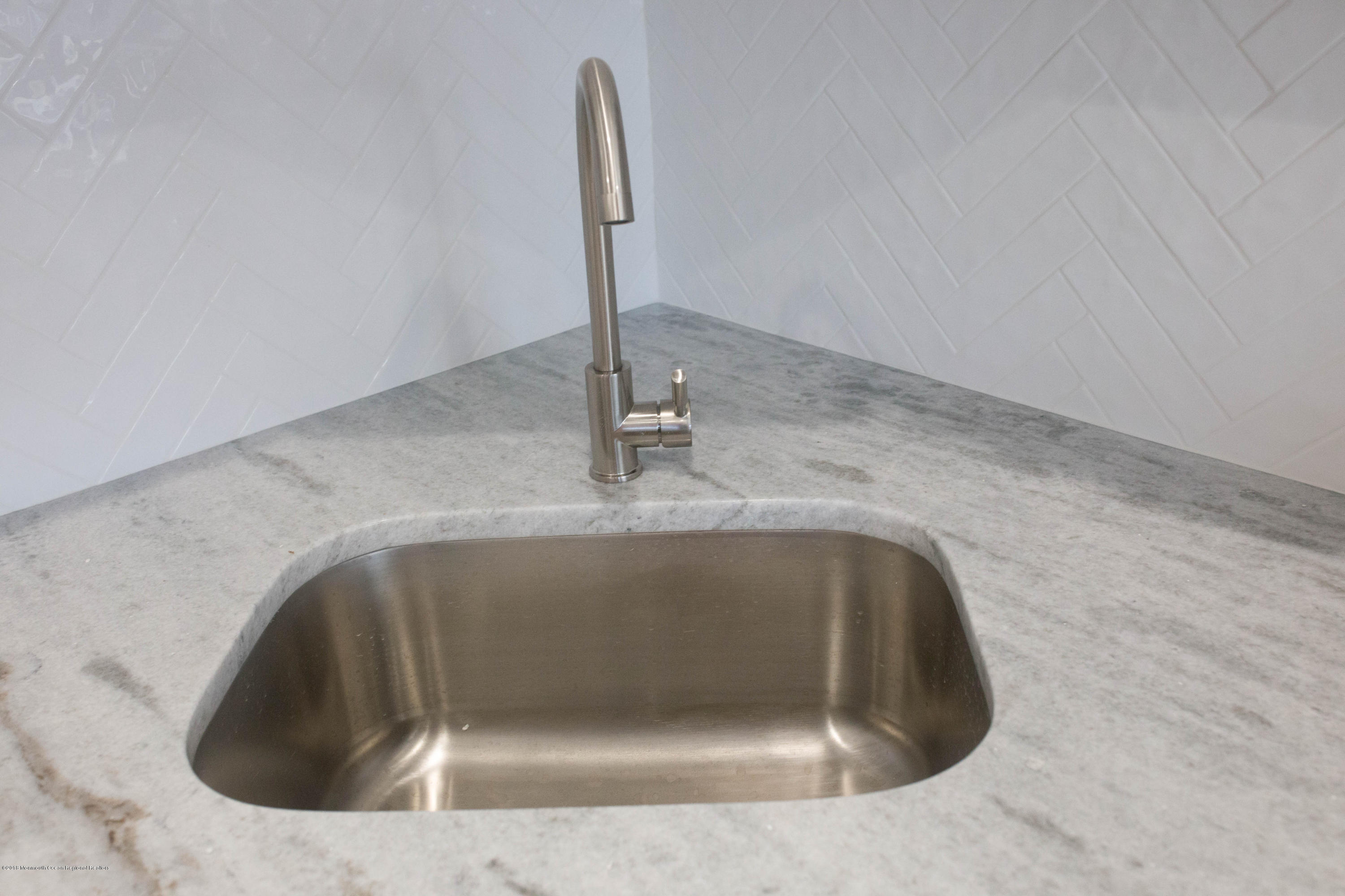 22 Georgetown Road Parlin, NJ 08859 - Photo 14 of 27 Custom Backsplash