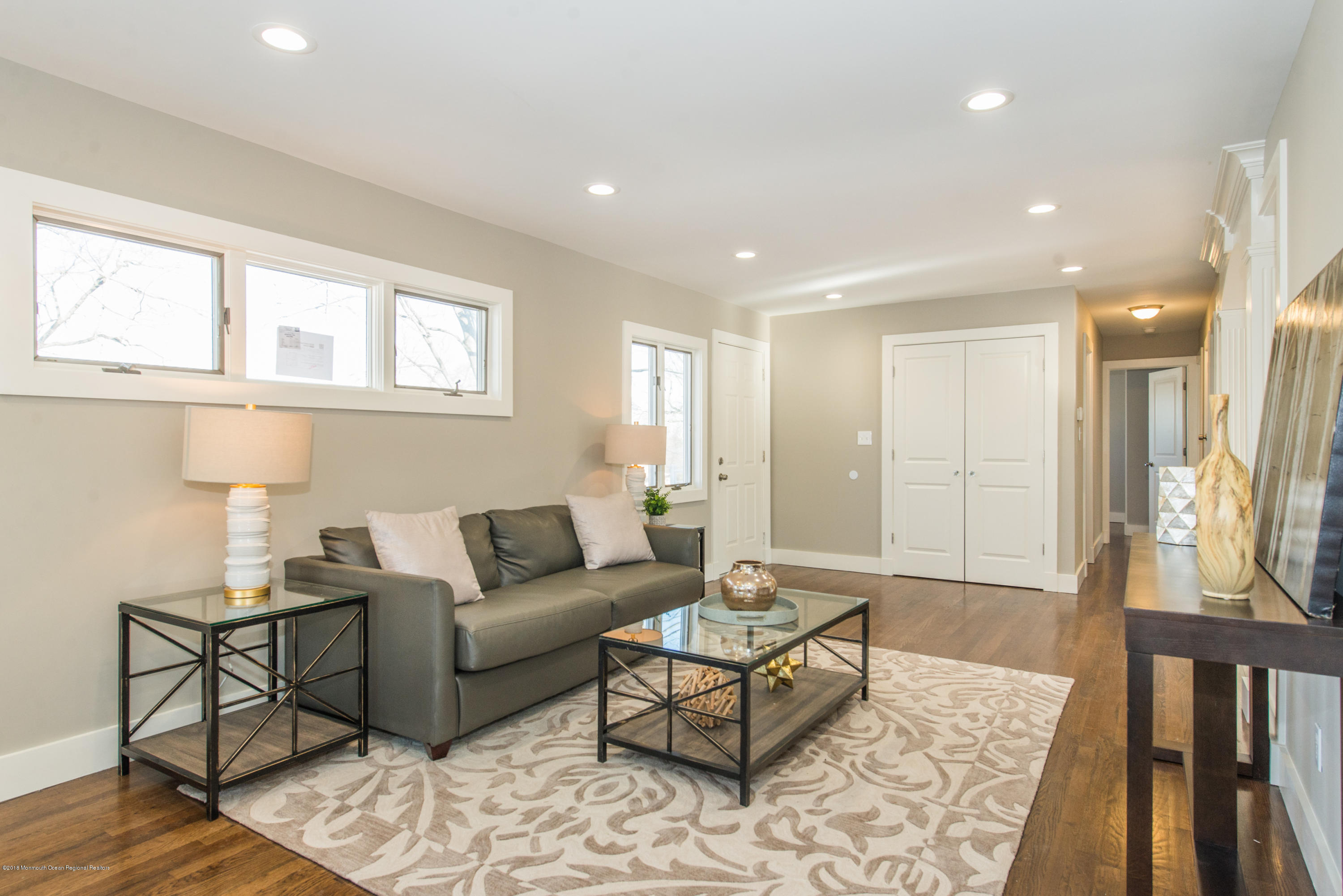22 Georgetown Road Parlin, NJ 08859 - Photo 7 of 27 Entry/Living Room