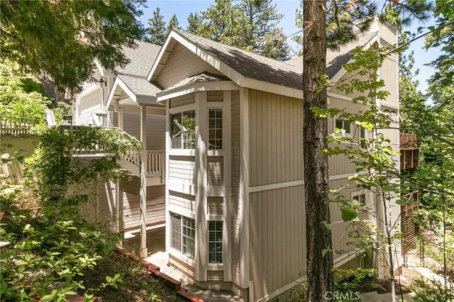 $979,500 | 27376 Pinewood Drive, Lake Arrowhead, CA 92352