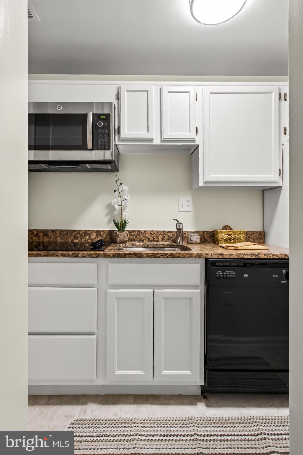 1752 North Rhodes Street, Unit 325 Arlington, VA 22201 - Photo 8 of 15