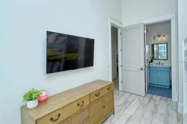 $4,000,000 | 2406 Avenue C, Bradenton Beach, FL 34217