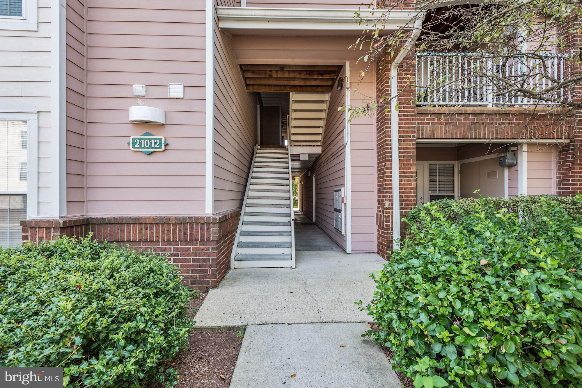 21012 Timber Ridge Terrace, Unit 301 Ashburn, VA 20147 - Photo 4 of 45 Gallery Image 4