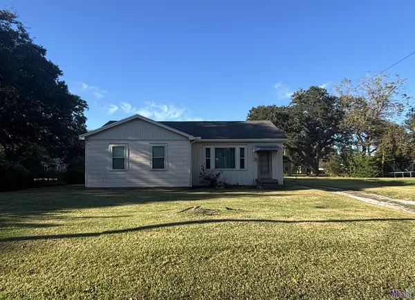 $181,000 | 58380 Canal Street, Plaquemine, LA 70764