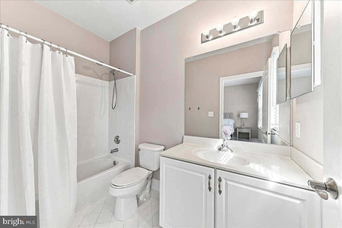 13 Poplar Road Chadds Ford, PA 19317 - Photo 40 of 56 Ensuite Bath to Bedroom 2