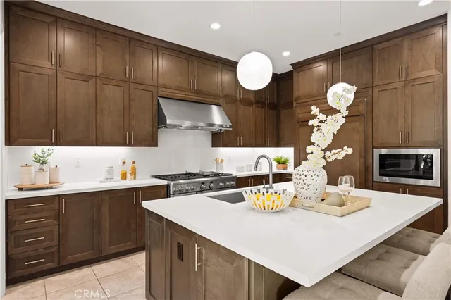 $3,090,000 | 65 Glacier, Irvine, CA 92602