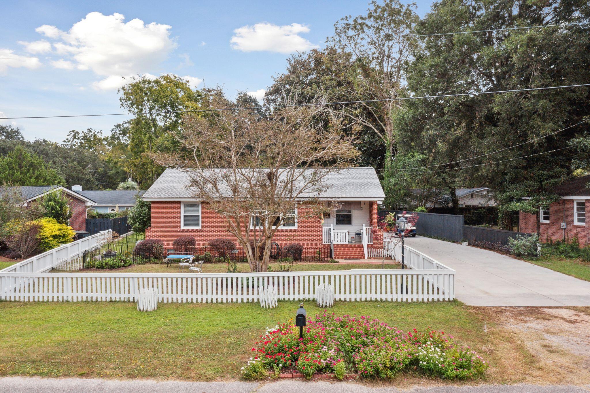 12 Ellen Ave