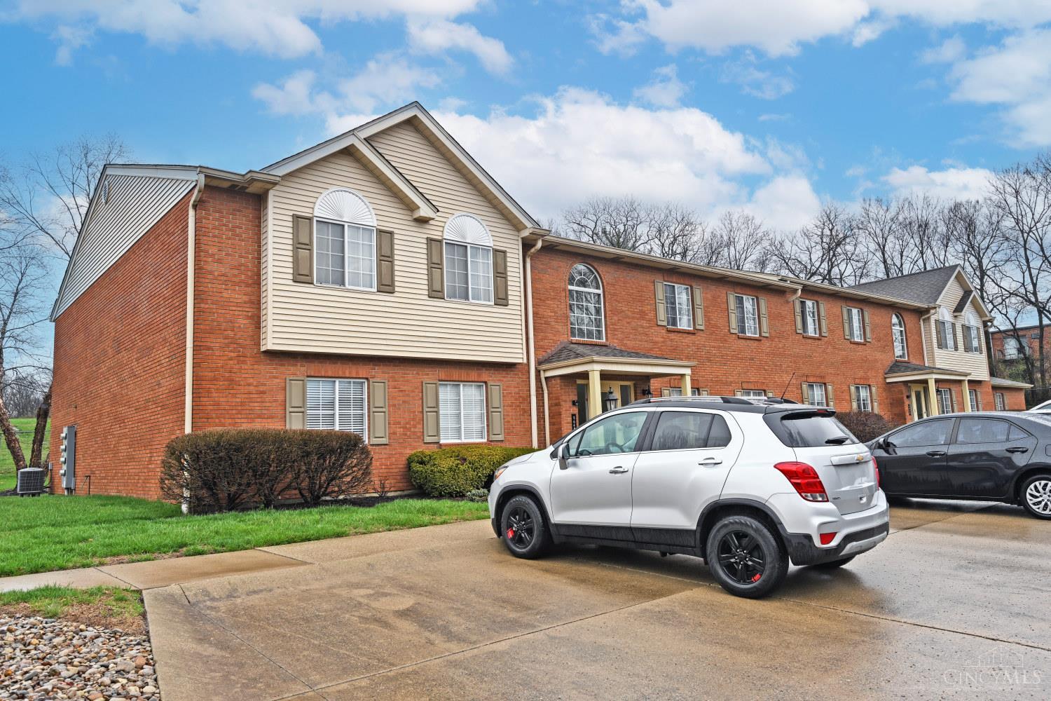 5648 Bridgetown Road, Unit 20 Cincinnati, OH 45248 - Photo 2 of 32 Gallery Image 2
