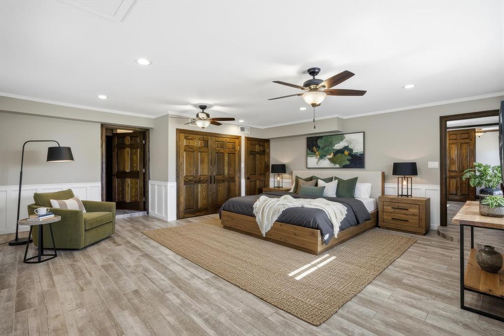 424 Edwards Drive Dublin, TX 76446 - Photo 16 of 40 a bedroom with furniture and a large window