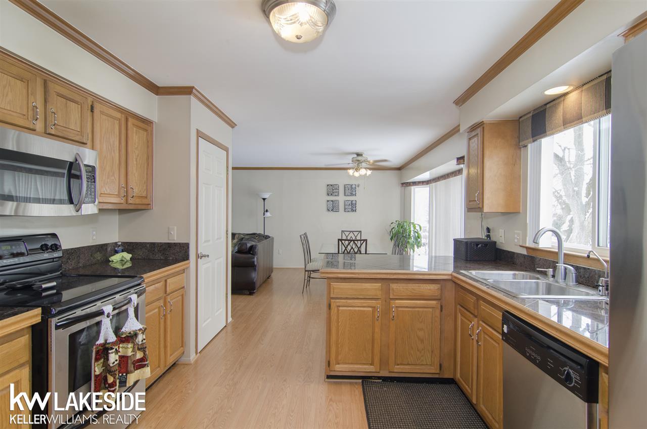 70462 Mellen Street Romeo, MI 48065 - Photo 8 of 28 31279408-7.JPG