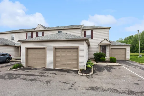$224,900 | 1699 Ridgebury Drive, Unit 143E, Hilliard, OH 43026
