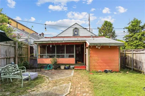 $2,800 | 3143 Dauphine Street, New Orleans, LA 70117
