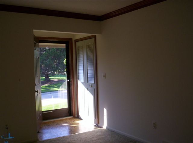 231 Meadow Ln Circle Rochester, MI 48307 - Photo 3 of 22 31116492-2.JPG