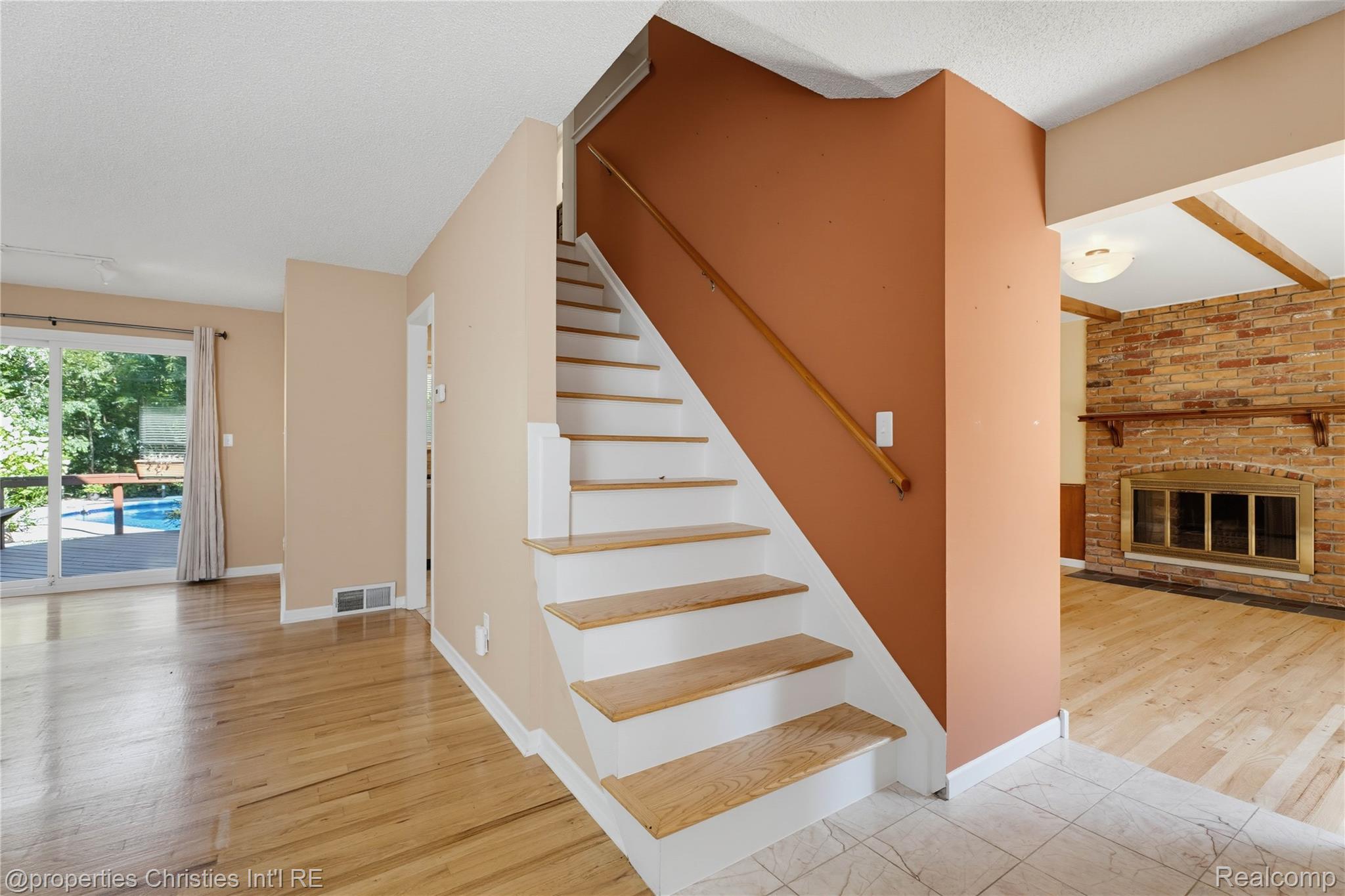3560 Beach Road Troy, MI 48084 - Photo 15 of 40 17.jpg